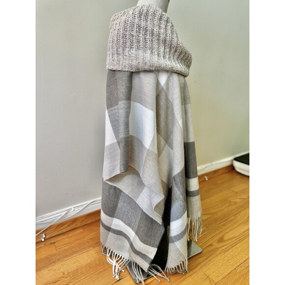 Fraas Gray White Beige Plaid Knit Cowl Neck Blanket Fringed Poncho OS - Picture 4 of 13